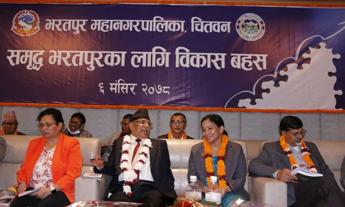 चितवन पुगेर प्रचण्डले भने – ‘रेनु एक नम्बरको मेयर, देश बाहिर पनि चर्चा’